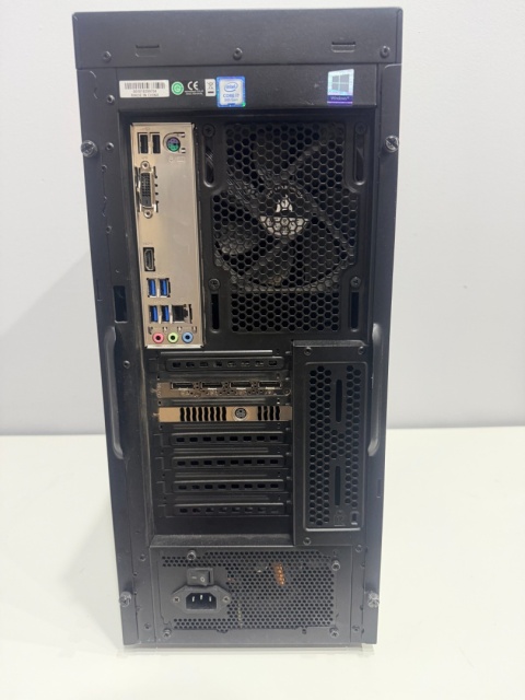 Komputer Stacjonarny i7-8700K 64 GB RAM, DYSK 500 GB SSD, NVIDIA QUADRO P4000, WINDOWS 11 PRO