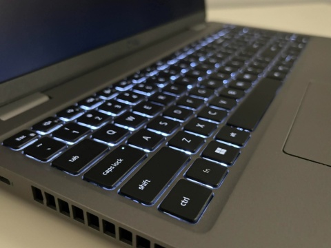 Dell Latitude 5530, i7-1255u, 16GB RAM, DYSK 500GB SSD, INTEL, FHD, Windows 11 Pro
