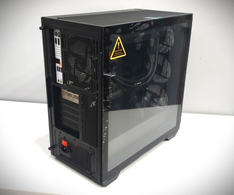 Komputer ZAR-KOM ProGamer AMD Ryzen 7 9800x3D RTX 5070 1TB NVMe 32 GB RAM Windows 11 Pro