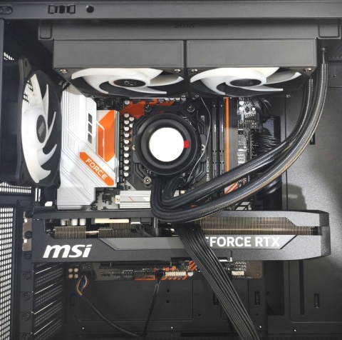 Komputer ZAR-KOM ProGamer AMD Ryzen 7 9800x3D RTX 5070 1TB NVMe 32 GB RAM Windows 11 Pro