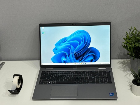 Dell Latitude 5520, i5-1145G7, 16GB RAM, DYSK 500GB SSD, INTEL, FHD, Windows 11 Pro