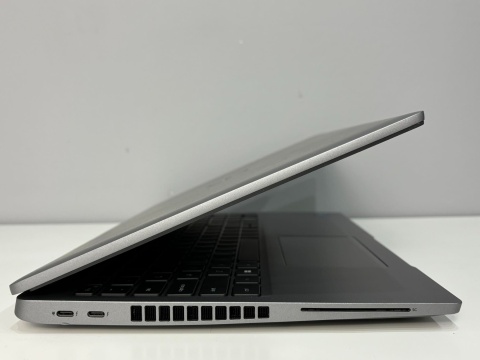 Dell Latitude 5520, i5-1145G7, 16GB RAM, DYSK 500GB SSD, INTEL, FHD, Windows 11 Pro