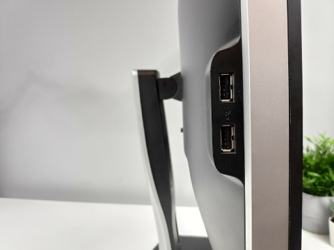 Monitor Dell UltraSharp U2412M IPS Monitor Dell UltraSharp U2412M IPS